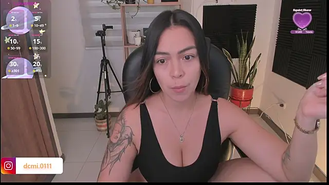 Snapshot of TaniaVelvet chatting on November 10, 2025, 6:40 pm TaniaVelvet online show from November 10, 2025, 6:40 pm