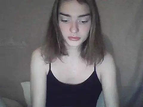Snapshot of Luna_Samosienko chatting on November 28, 2025, 2:03 am Luna Samosienko online show from November 28, 2025, 2:03 am