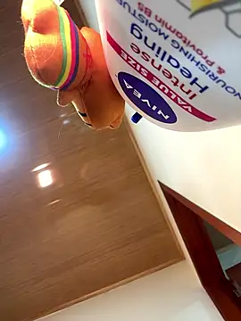 Aphrill online show from December 16, 2025, 8:14 pm