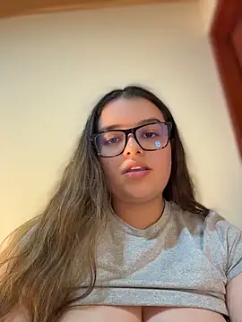 Aphrill online show from April 30, 2026, 9:41 pm
