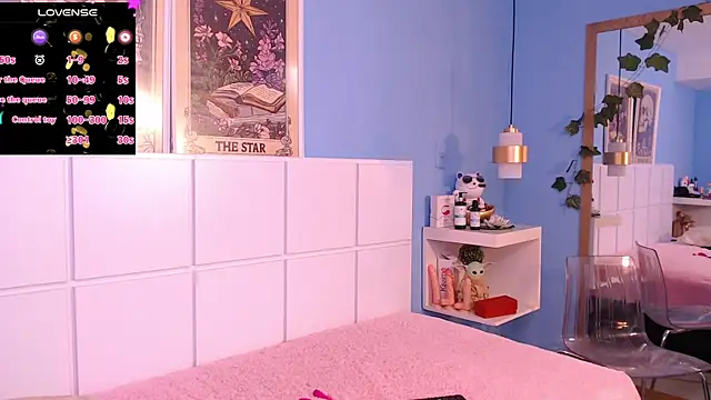 PenelopeBond online show from November 7, 2025, 2:06 pm