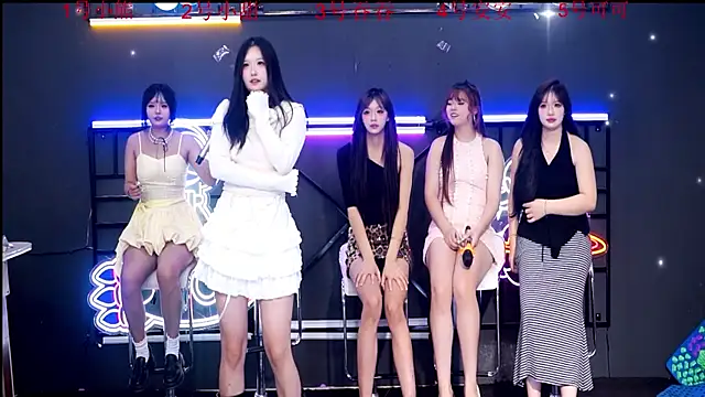 Shinygirls 777 online show from September 19, 2025, 2:13 am