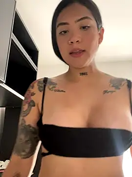 liahouses online show from September 21, 2025, 6:42 pm