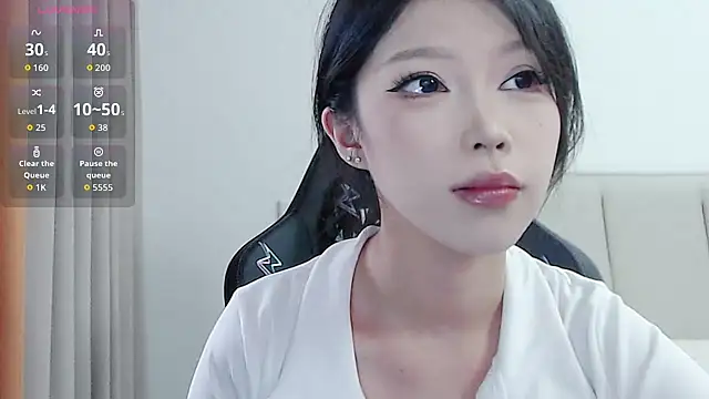 Snapshot of Puppy-12 chatting on December 16, 2025, 5:01 am Puppy-12 online show from December 16, 2025, 5:01 am