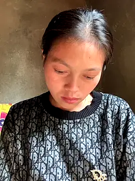 Halyy xx online show from October 6, 2025, 6:11 am