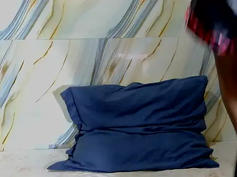 Snapshot of best_frnd chatting on November 4, 2025, 9:25 pm best frnd online show from November 4, 2025, 9:25 pm