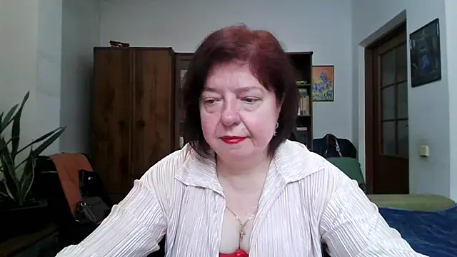 Snapshot of Violet_Pulse chatting on May 10, 2026, 12:54 pm Violet Pulse online show from May 10, 2026, 12:54 pm