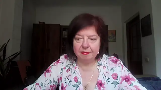 Snapshot of Violet_Pulse chatting on May 13, 2026, 8:55 am Violet Pulse online show from May 13, 2026, 8:55 am