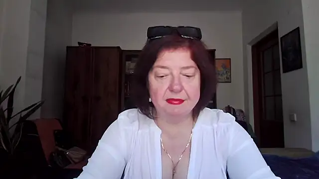 Snapshot of Violet_Pulse chatting on May 22, 2026, 7:59 am Violet Pulse online show from May 22, 2026, 7:59 am