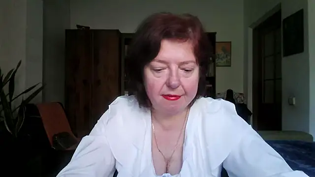 Snapshot of Violet_Pulse chatting on June 2, 2026, 12:29 pm Violet Pulse online show from June 2, 2026, 12:29 pm