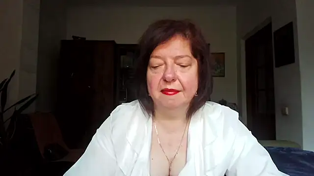 Snapshot of Violet_Pulse chatting on June 13, 2026, 6:33 am Violet Pulse online show from June 13, 2026, 6:33 am