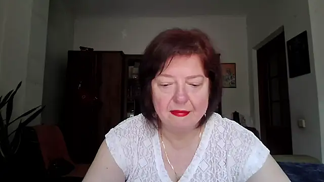 Snapshot of Violet_Pulse chatting on June 14, 2026, 7:21 am Violet Pulse online show from June 14, 2026, 7:21 am