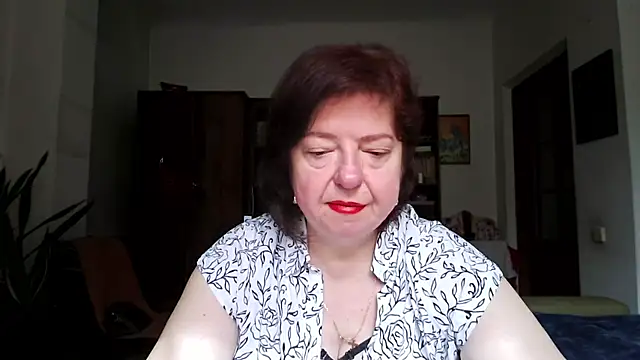 Snapshot of Violet_Pulse chatting on June 18, 2026, 6:35 am Violet Pulse online show from June 18, 2026, 6:35 am