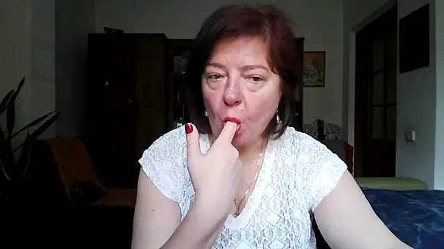 Snapshot of Violet_Pulse chatting on June 18, 2026, 9:14 am Violet Pulse online show from June 18, 2026, 9:14 am