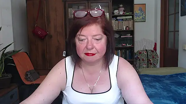Snapshot of Violet_Pulse chatting on June 28, 2026, 12:55 pm Violet Pulse online show from June 28, 2026, 12:55 pm