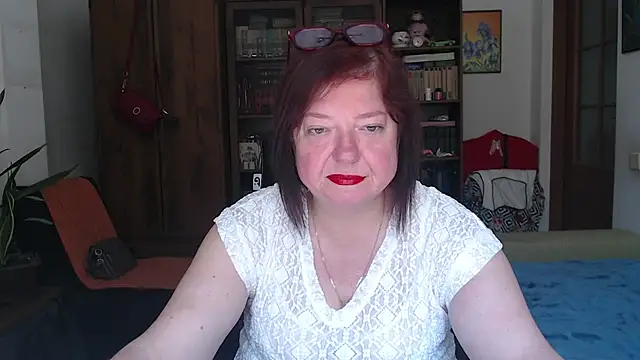 Snapshot of Violet_Pulse chatting on June 29, 2026, 7:14 am Violet Pulse online show from June 29, 2026, 7:14 am