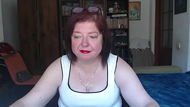 Snapshot of Violet_Pulse chatting on July 3, 2026, 8:10 am Violet Pulse online show from July 3, 2026, 8:10 am
