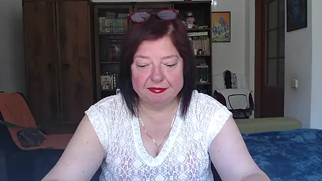 Snapshot of Violet_Pulse chatting on July 13, 2026, 8:06 am Violet Pulse online show from July 13, 2026, 8:06 am