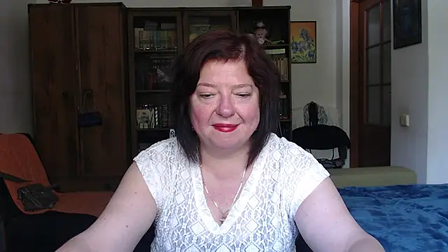 Snapshot of Violet_Pulse chatting on July 14, 2026, 10:21 am Violet Pulse online show from July 14, 2026, 10:21 am