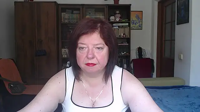 Snapshot of Violet_Pulse chatting on July 16, 2026, 8:42 am Violet Pulse online show from July 16, 2026, 8:42 am