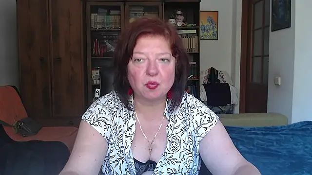 Snapshot of Violet_Pulse chatting on August 3, 2026, 9:04 am Violet Pulse online show from August 3, 2026, 9:04 am
