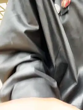 Snapshot of RonnieKiss chatting on September 25, 2025, 3:54 am RonnieKiss online show from September 25, 2025, 3:54 am