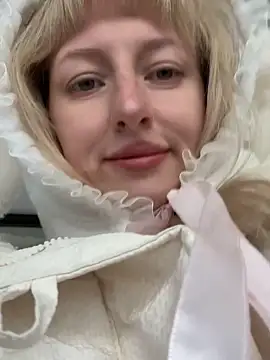 Snapshot of RonnieKiss chatting on October 6, 2025, 4:10 am RonnieKiss online show from October 6, 2025, 4:10 am