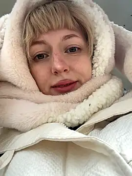 Snapshot of RonnieKiss chatting on October 16, 2025, 4:57 am RonnieKiss online show from October 16, 2025, 4:57 am