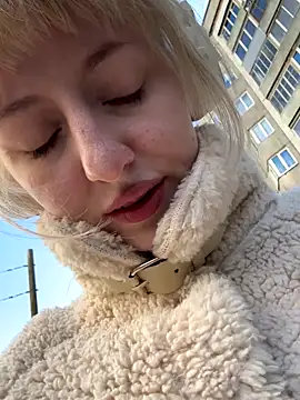 Snapshot of RonnieKiss chatting on October 17, 2025, 4:04 am RonnieKiss online show from October 17, 2025, 4:04 am