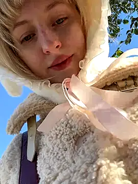 Snapshot of RonnieKiss chatting on October 20, 2025, 5:08 am RonnieKiss online show from October 20, 2025, 5:08 am