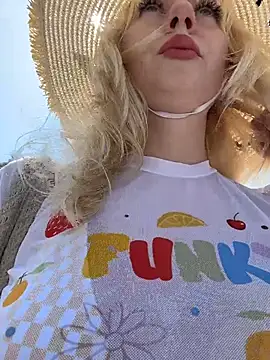 RonnieKiss online show from February 7, 2026, 5:55 am