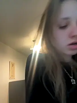 Snapshot of Niksa99x chatting on October 23, 2025, 1:32 pm Niksa99x online show from October 23, 2025, 1:32 pm