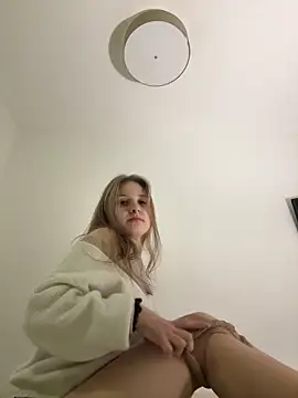 Snapshot of Niksa99x chatting on February 4, 2026, 8:14 pm Niksa99x online show from February 4, 2026, 8:14 pm