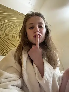 Snapshot of Niksa99x chatting on February 9, 2026, 6:23 pm Niksa99x online show from February 9, 2026, 6:23 pm