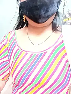 Snapshot of Mona_darling21 chatting on November 6, 2025, 7:42 am Mona darling21 online show from November 6, 2025, 7:42 am