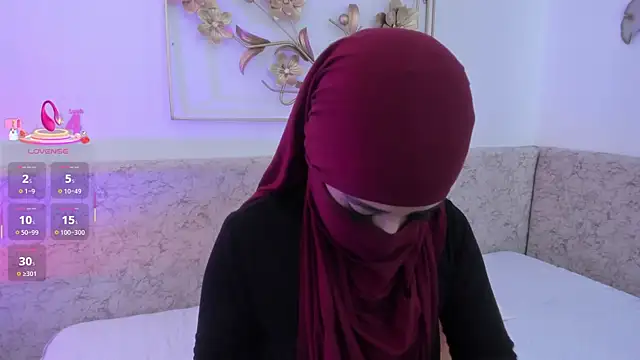 Snapshot of _Malak chatting on July 27, 2026, 6:37 pm Malak online show from July 27, 2026, 6:37 pm