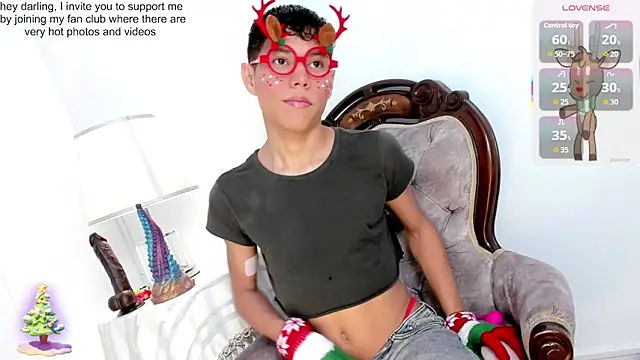 Snapshot of Little_liam chatting on December 19, 2025, 11:34 pm Little liam online show from December 19, 2025, 11:34 pm