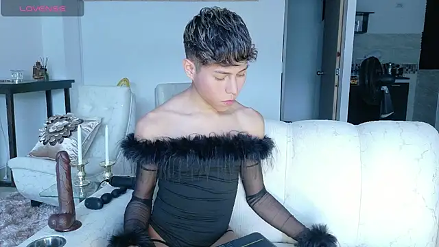 Snapshot of Little_liam chatting on February 13, 2026, 8:49 pm Little liam online show from February 13, 2026, 8:49 pm