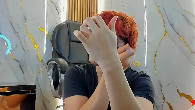 Snapshot of Marian_Cristal chatting on February 22, 2026, 3:29 am Marian Cristal online show from February 22, 2026, 3:29 am