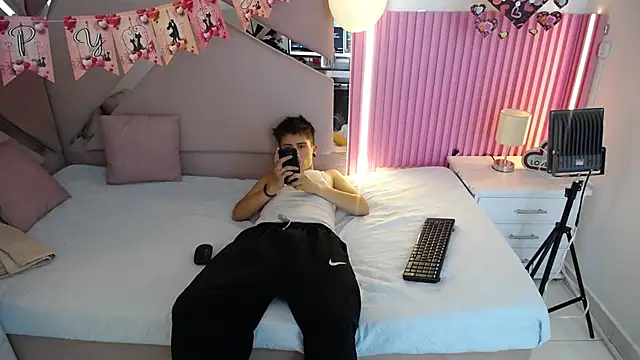 oblivionlove online show from February 23, 2026, 1:08 pm