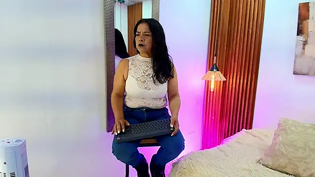 Snapshot of EvaGoddess_ chatting on June 14, 2026, 7:49 pm EvaGoddess online show from June 14, 2026, 7:49 pm
