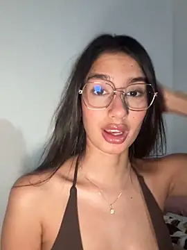 Snapshot of Julieta_Duque chatting on May 18, 2026, 4:40 am Julieta Duque online show from May 18, 2026, 4:40 am