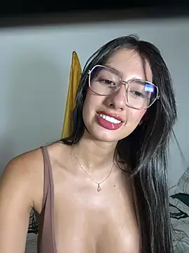 Julieta Duque online show from July 7, 2026, 2:58 am