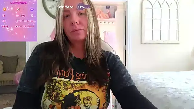 Snapshot of STIFFLERSMOMM chatting on November 5, 2025, 4:40 pm STIFFLERSMOMM online show from November 5, 2025, 4:40 pm