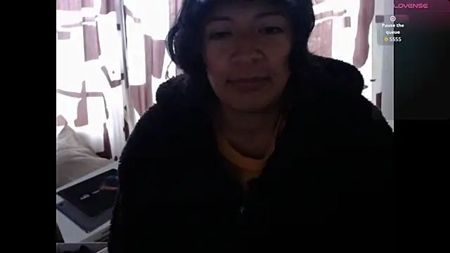 Acelinrose online show from July 15, 2026, 12:21 pm
