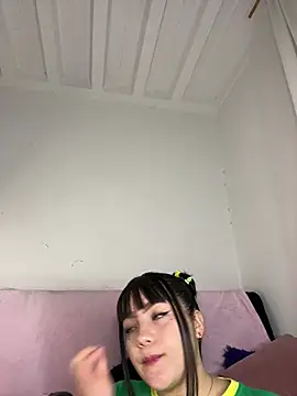 Snapshot of _amelie- chatting on June 22, 2026, 11:24 pm amelie- online show from June 22, 2026, 11:24 pm
