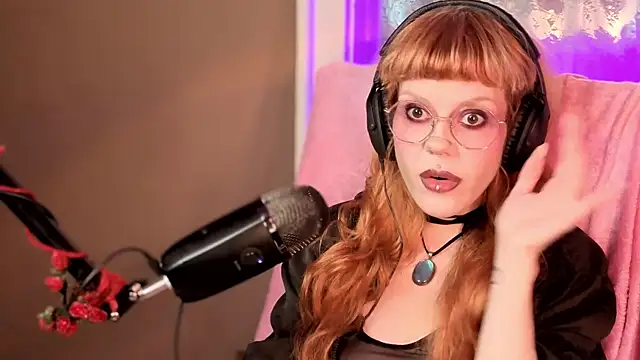 Snapshot of tacodeluxxxe chatting on March 12, 2026, 2:18 am tacodeluxxxe online show from March 12, 2026, 2:18 am