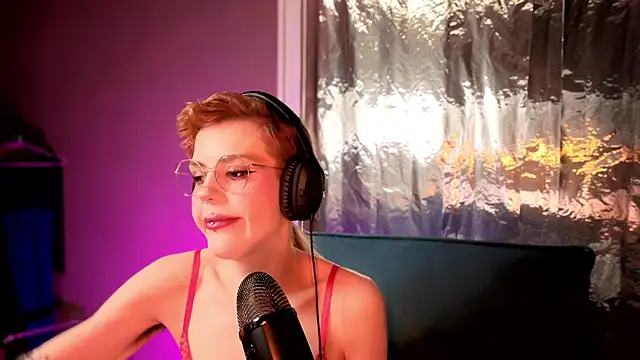 Snapshot of tacodeluxxxe chatting on March 21, 2026, 2:49 am tacodeluxxxe online show from March 21, 2026, 2:49 am