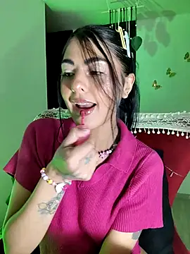 ValeNiitaLuv online show from July 4, 2026, 4:07 am