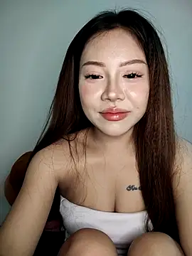 Snapshot of -Bianca- chatting on November 13, 2025, 4:06 pm -Bianca- online show from November 13, 2025, 4:06 pm